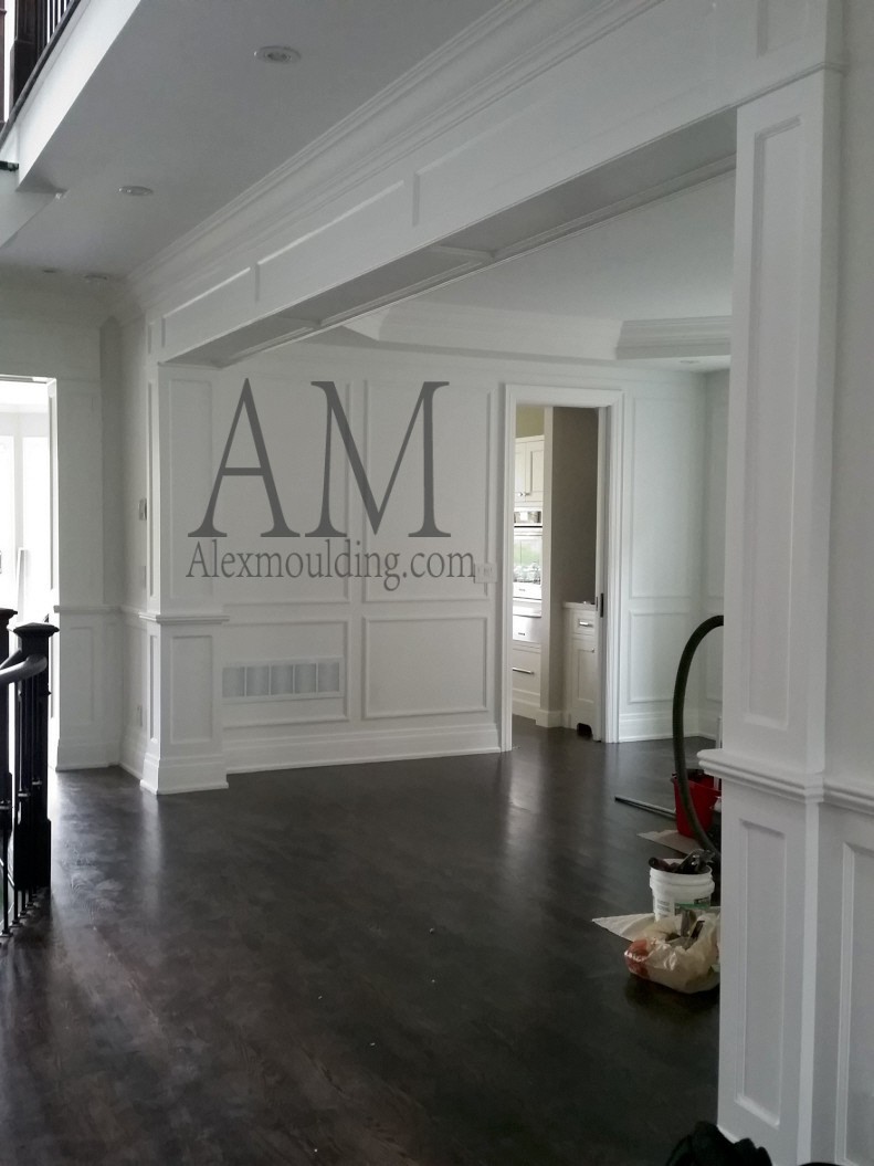 Recessed paneled wainscoting